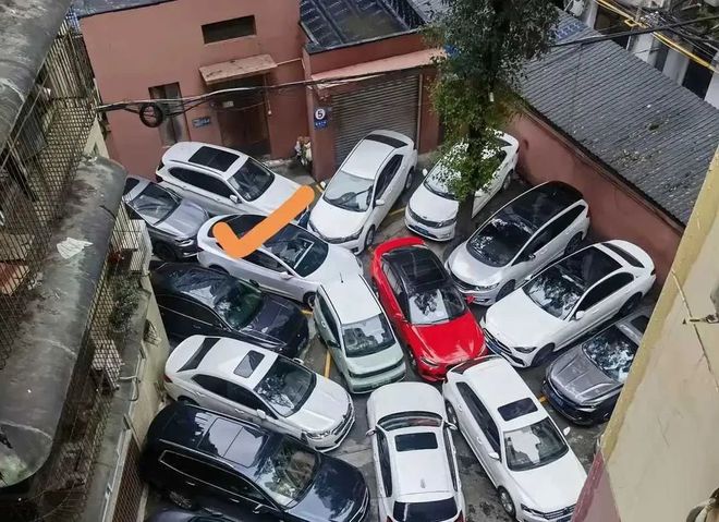 地铁小便被捕后罚款上万网友：素质低别来新加坡人生就是博-尊龙凯时丢脸！一中国男子在新加坡(图10)